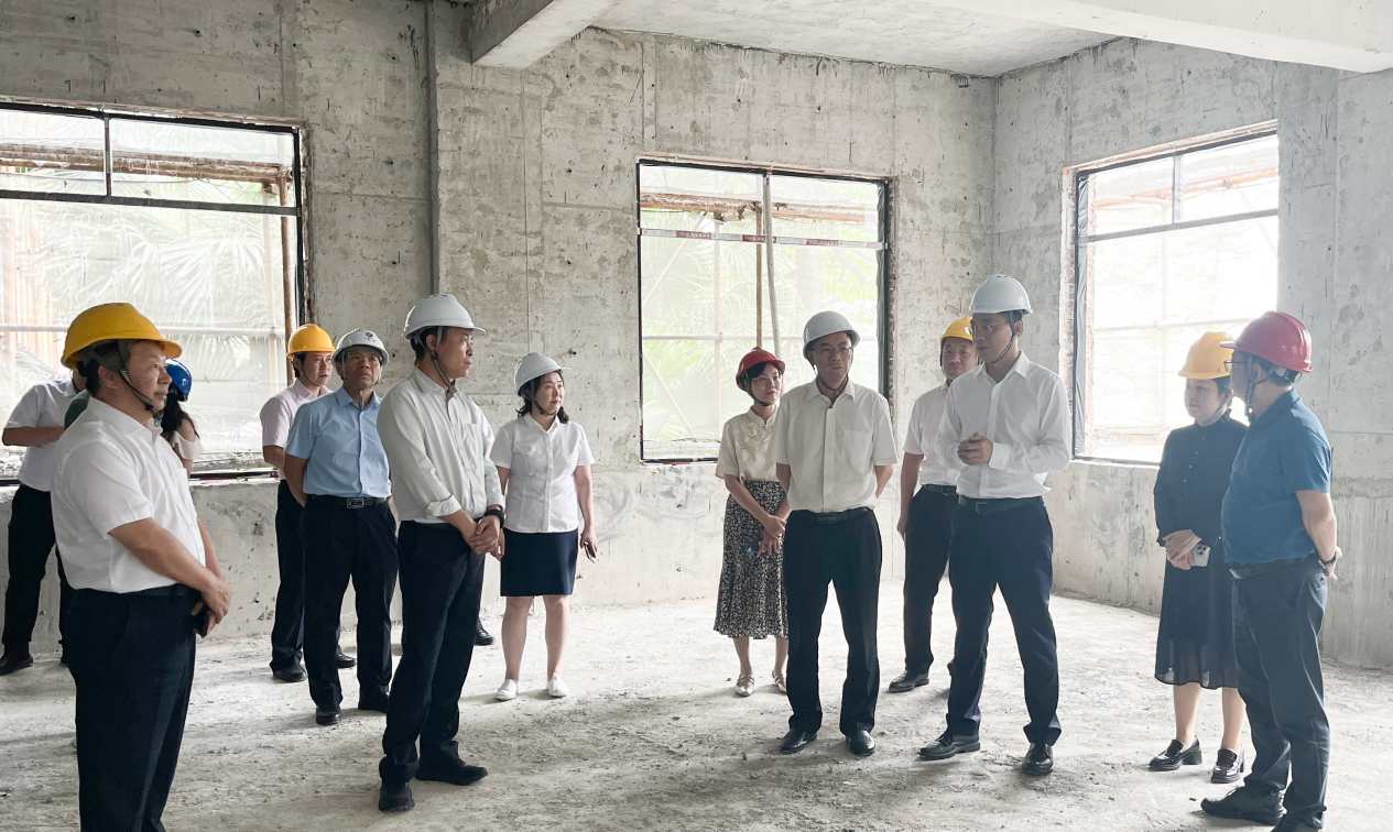 广药集团辅导一行到白云山365电子游戏造药发展出产经营调研